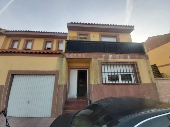 Chalet adosado en venta en Hormigos Toledo